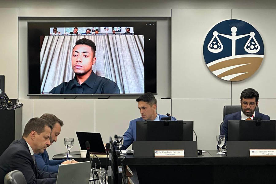 Bruno Henrique jogador do Flamengo é condenado e pega 12 jogos de suspensão