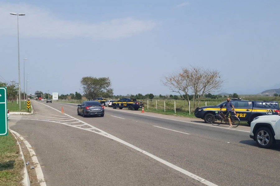 Adolescente de 16 anos morre após ser atropelado na BR-101 em Campos dos Goytacazes-RJ